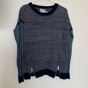 Thick sweater size small